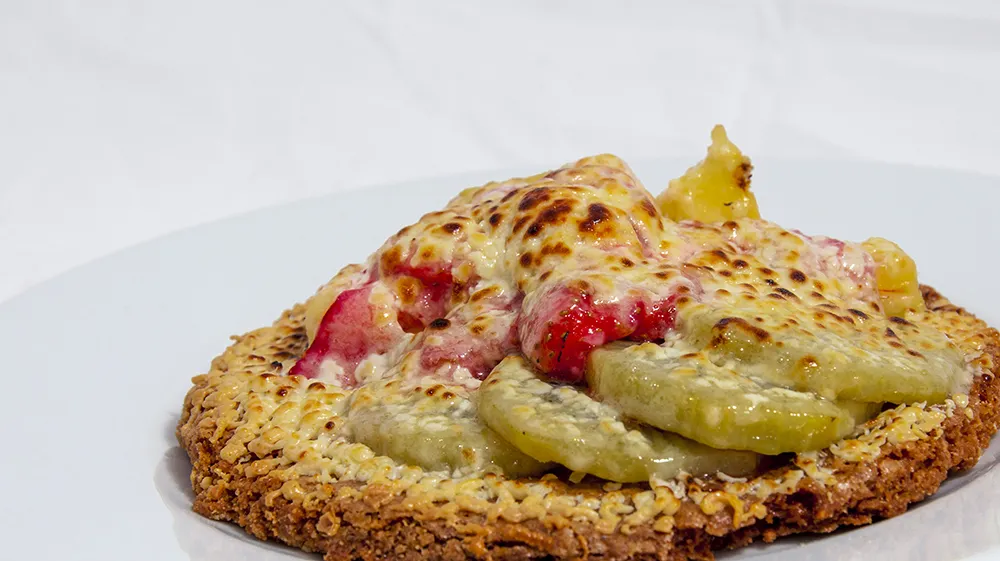 Gino with Kiwi, Strawberries and Mango on a Coconut Base